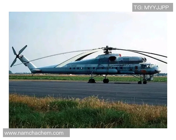 足球明星直升机飞行之旅揭秘他们的空中生活与梦想